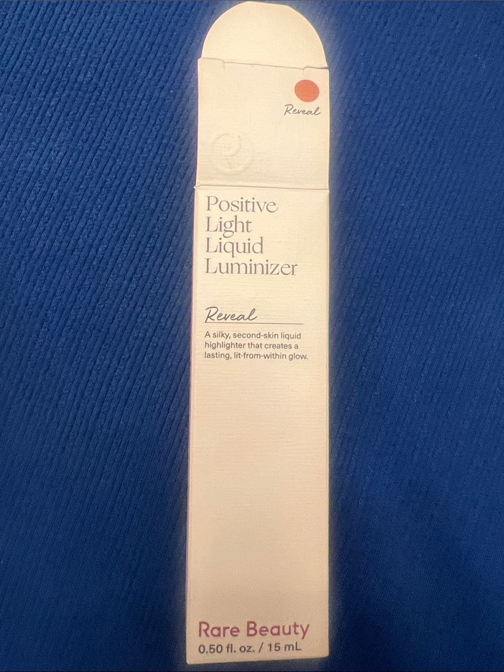 Rare Beauty Positive Light Liquid Luminizer — Reveal - Picture 4 of 4